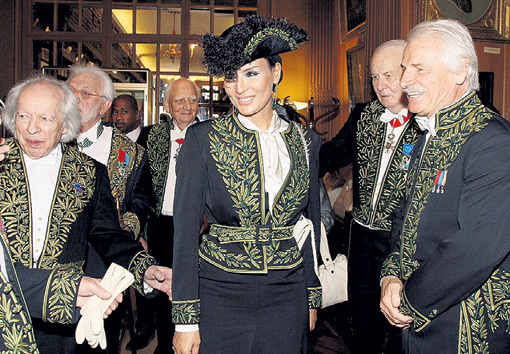 Принцесса Катара Шейха Моза бинт НАСЕР в масонской ложе Великобритании