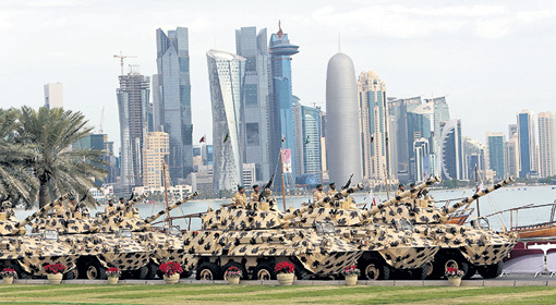 Столица государства Доха поражает воображение современной архитектурой. Огромные деньги позволяют маленькой стране вести себя очень агрессивно, несмотря на крохотную армию