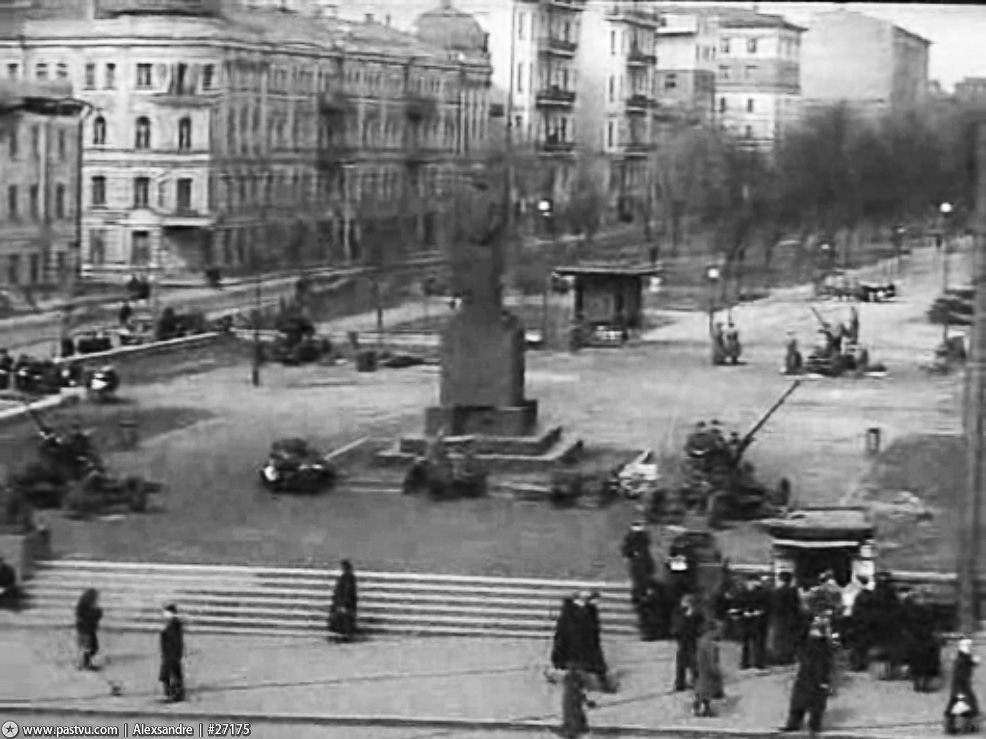 Чем и как жила Москва 1942 года Чем и как жила Москва 1942 года
