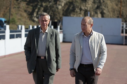 Валентин Распутин и Владимир Путин в 2009 году