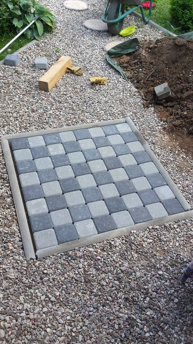 Для сада. Шахматная доска из бетона (2) (394x700, 365Kb)