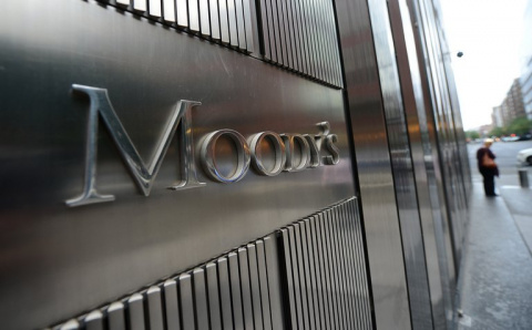Moody's снизило рейтинг России до спекулятивного уровня
