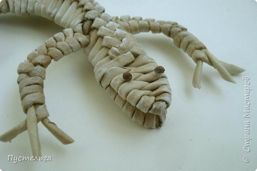 ПЛЕТЕНИЕ ИЗ ГАЗЕТ ЯЩЕРКИ