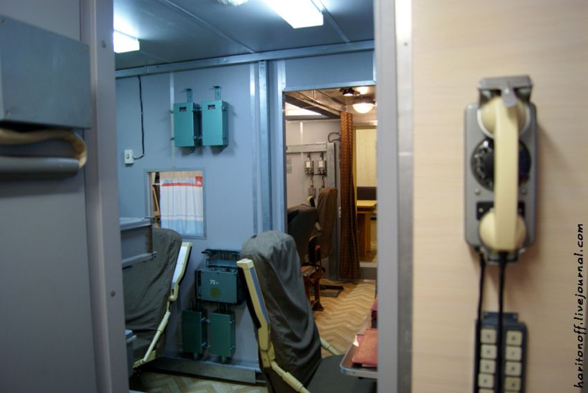 поезд, оружие, экскурсия