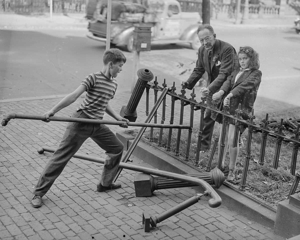1942 год: как американцы собирали металлолом для военной промышленности