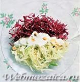 Оригинальный низкокалорийный салат из двух видов капусты