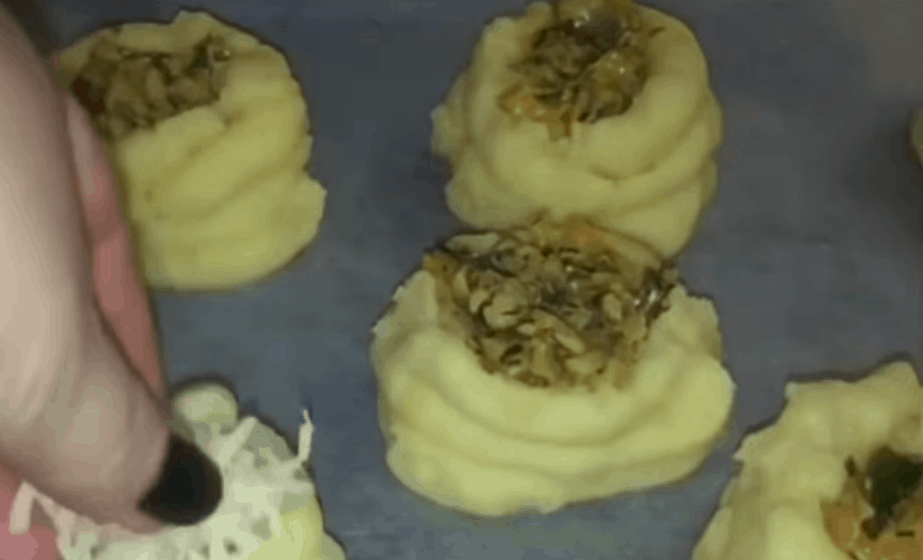 Потрясающее блюдо на основе обычного пюре — с такой подачей даже мясо не нужно Потрясающее блюдо на основе обычного пюре — с такой подачей даже мясо не нужно