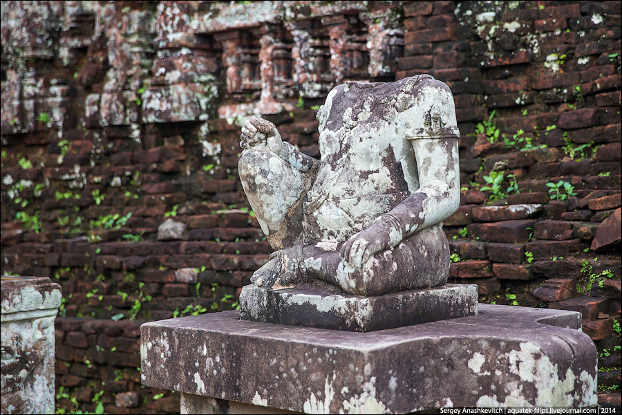 Развалина храма Мишон