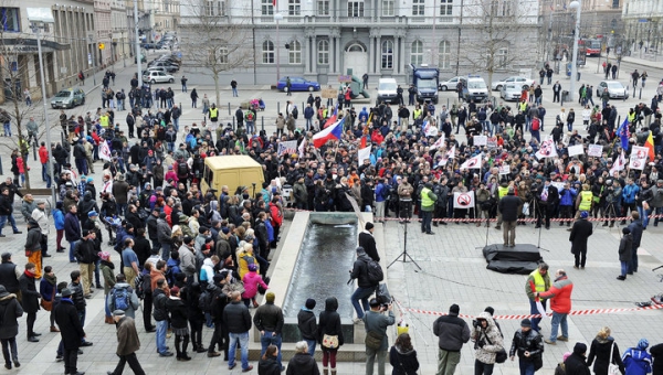 В Праге митинговали против антироссийских санкций
