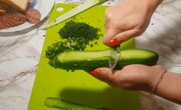 Необычная и очень аппетитная подача закуски к праздничному столу Необычная и очень аппетитная подача закуски к праздничному столу