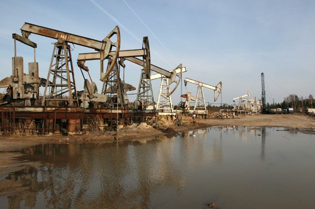 Куда нефть, туда и рубль. Что будет с ценами на «черное золото»?