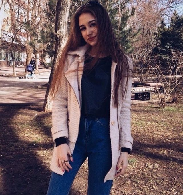 Модель Катя из Ростова так усовершенствовала себя, что теперь на нее и домкратом не поднимешь Модель Катя из Ростова так усовершенствовала себя, что теперь на нее и домкратом не поднимешь