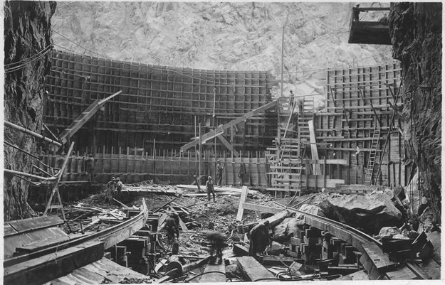 11. Плотина Гувера, США, 1932 год 11. Плотина Гувера, США, 1932 год достопримечательности, здания, старые фото, строительство