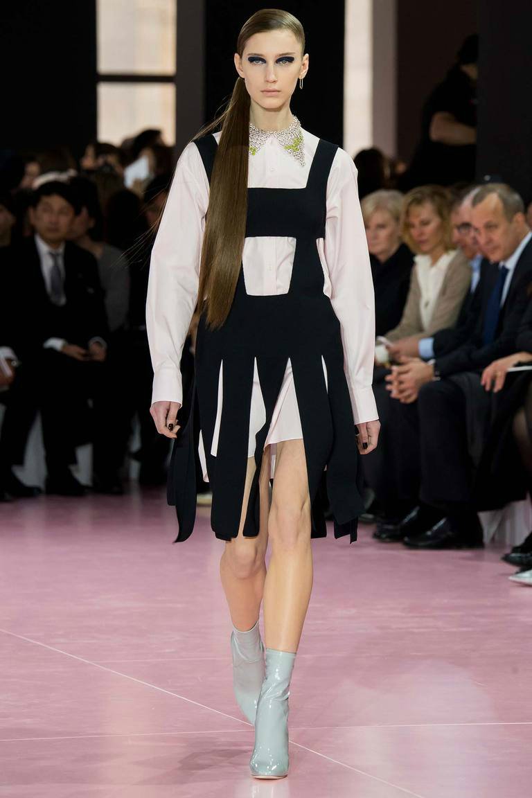 CHRISTIAN DIOR ОСЕНЬ-ЗИМА 2015/2016 CHRISTIAN DIOR ОСЕНЬ-ЗИМА 2015/2016