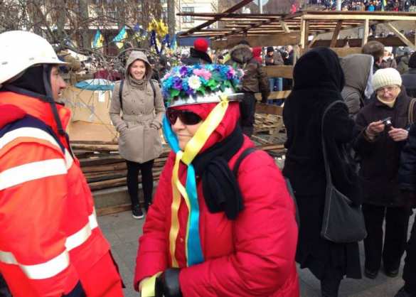 Кастрюли на голову - мозги в мусорное ведро. Два года знаковому перформансу Кастрюли на голову - мозги в мусорное ведро. Два года знаковому перформансу