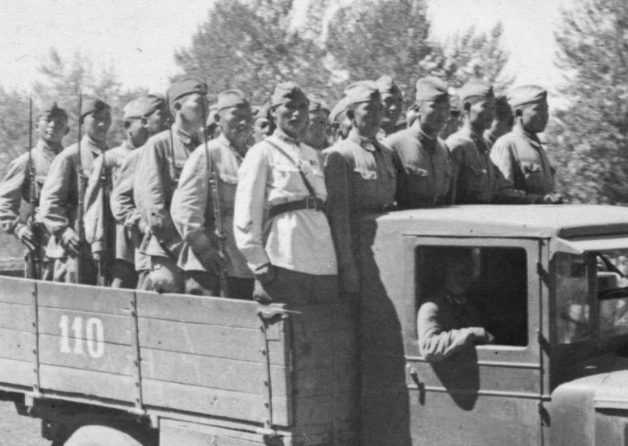 Тувинцы: "черная смерть" вермахта Тувинцы: "черная смерть" вермахта