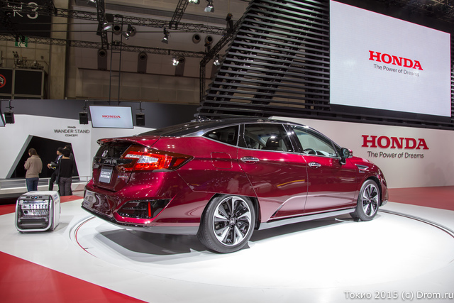Honda Clarity, водородомобиль с электрическим мотором