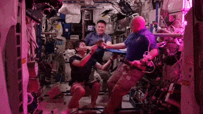 15 лет МКС в 15 гифках от NASA...