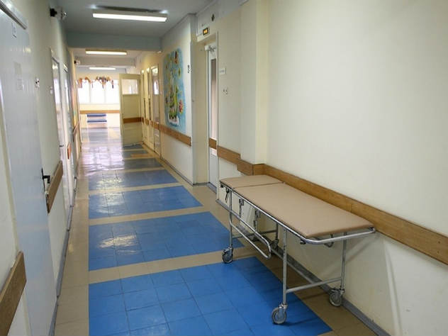 В Подмосковье умерла  пациентка, которую  врачи «Скорой помощи» уронили на асфальт