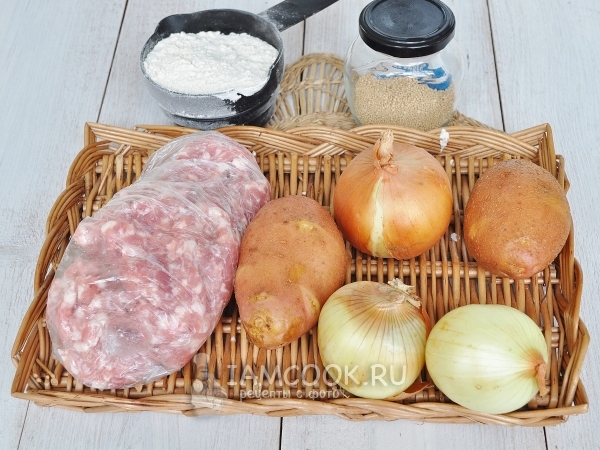 Ингредиенты для пирога с мясом и картошкой в духовке