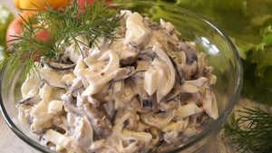 Фото к рецепту: Шикарный салат из Баклажанов. Удивите всех загадочным вкусом салата! Фото к рецепту: Шикарный салат из Баклажанов. Удивите всех загадочным вкусом салата!