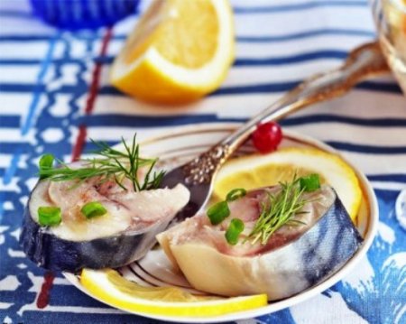 Маринованная скумбрия.