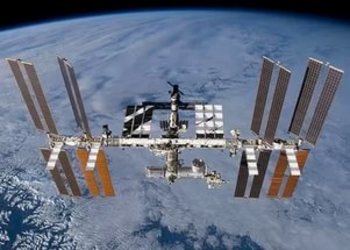 Видео с пролетевшим возле МКС секретным кораблем NASA опубликовали уфологи