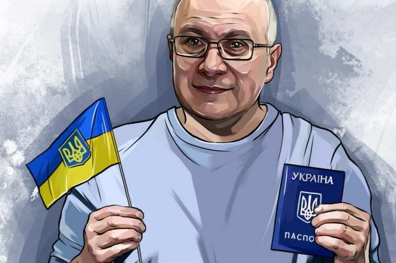 Моте Ганапольскому до сих пор платят зарплату простые россияне Моте Ганапольскому до сих пор платят зарплату простые россияне