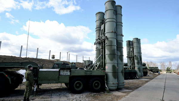 Зенитный ракетный комплекс Триумф С-400 во время несения боевого дежурства NI: в случае войны российские С-400 сразу подорвут основные силы НАТО