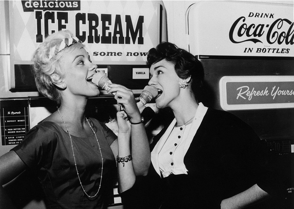 8.jpg 1952.