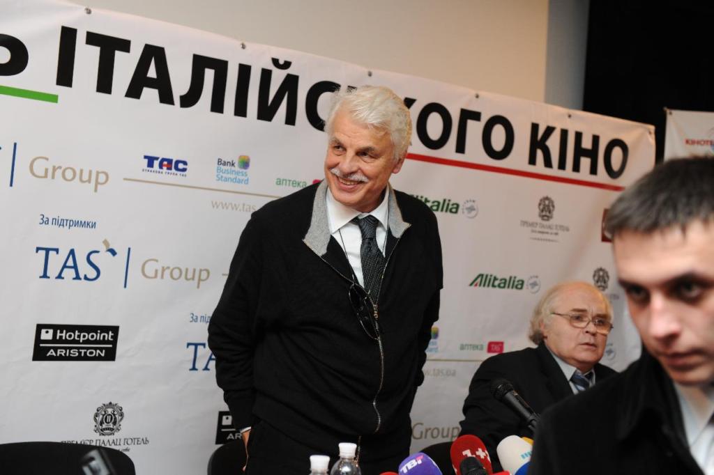 Такой талант не забыть! Легендарный комиссар Коррадо Каттани покидает нас, но навсегда остается в наших сердцах! Такой талант не забыть! Легендарный комиссар Коррадо Каттани покидает нас, но навсегда остается в наших сердцах!