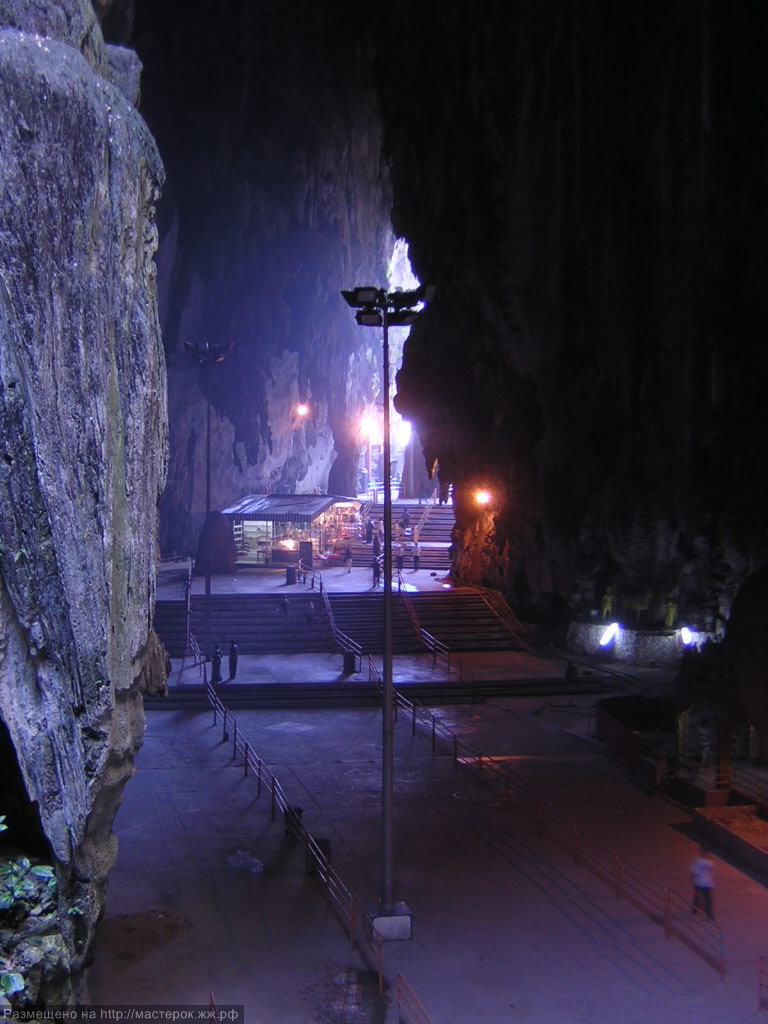 Пещеры Бату Кейвс (Batu Caves). Индонезия. Пещеры Бату Кейвс (Batu Caves). Индонезия.