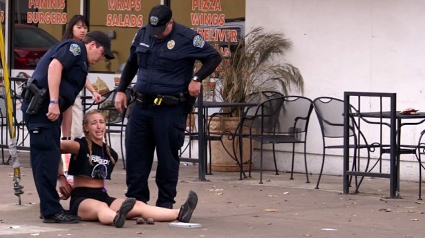 Austinpolicechiefsaysjaywalkersshouldbehappytheyrenotsexuallyassaultedbycops (615x345, 62Kb)