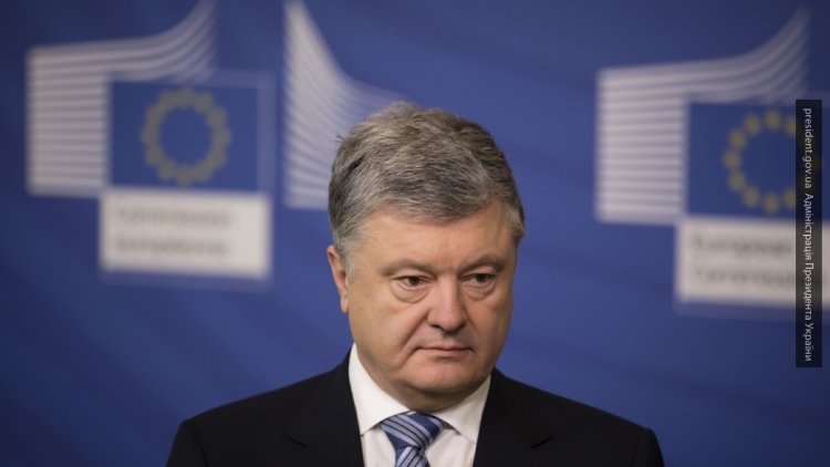 Порошенко назвал условие продления военного положения на Украине