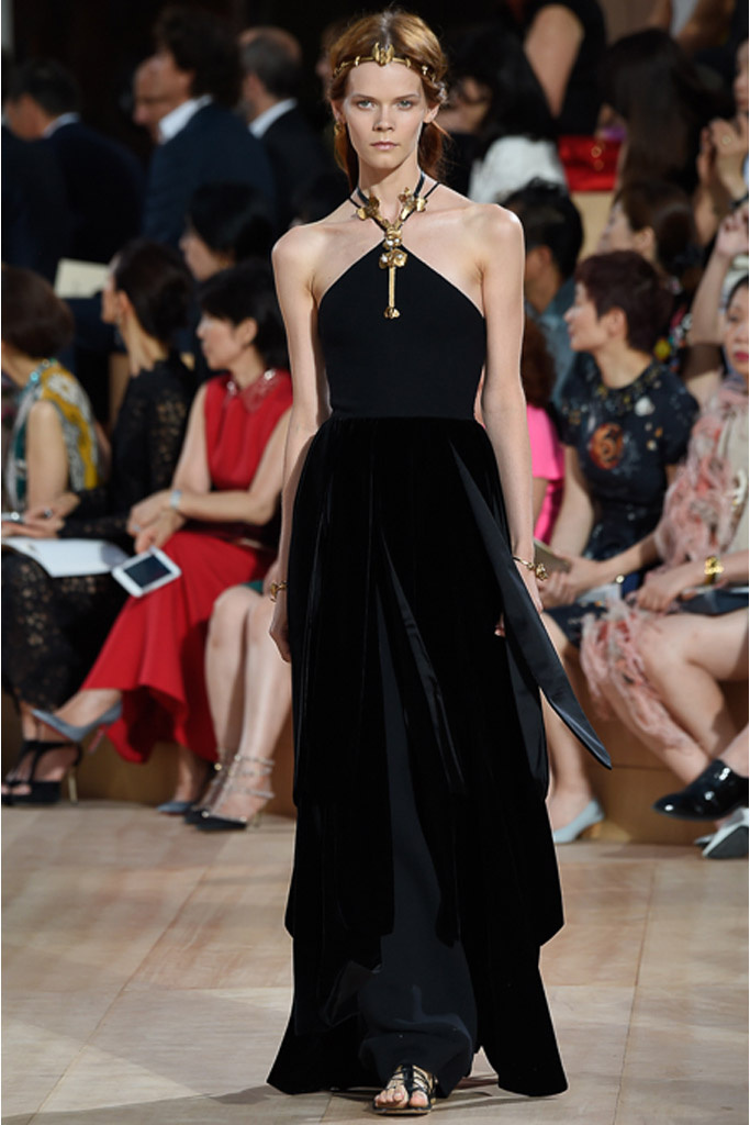 Мистический Рим в коллекции Valentino осень 2015 Couture Мистический Рим в коллекции Valentino осень 2015 Couture