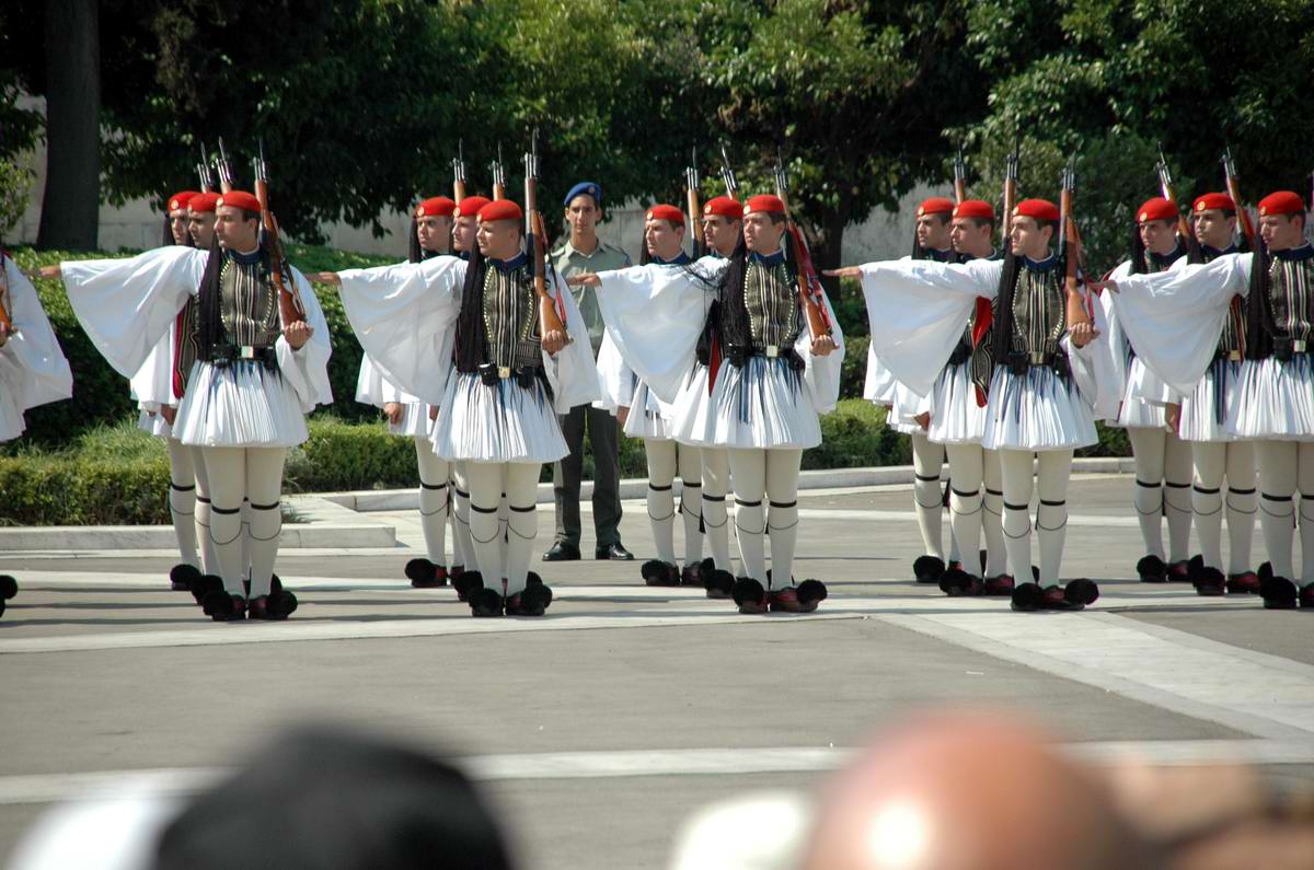 Греческая президентская гвардия (эвзоны)