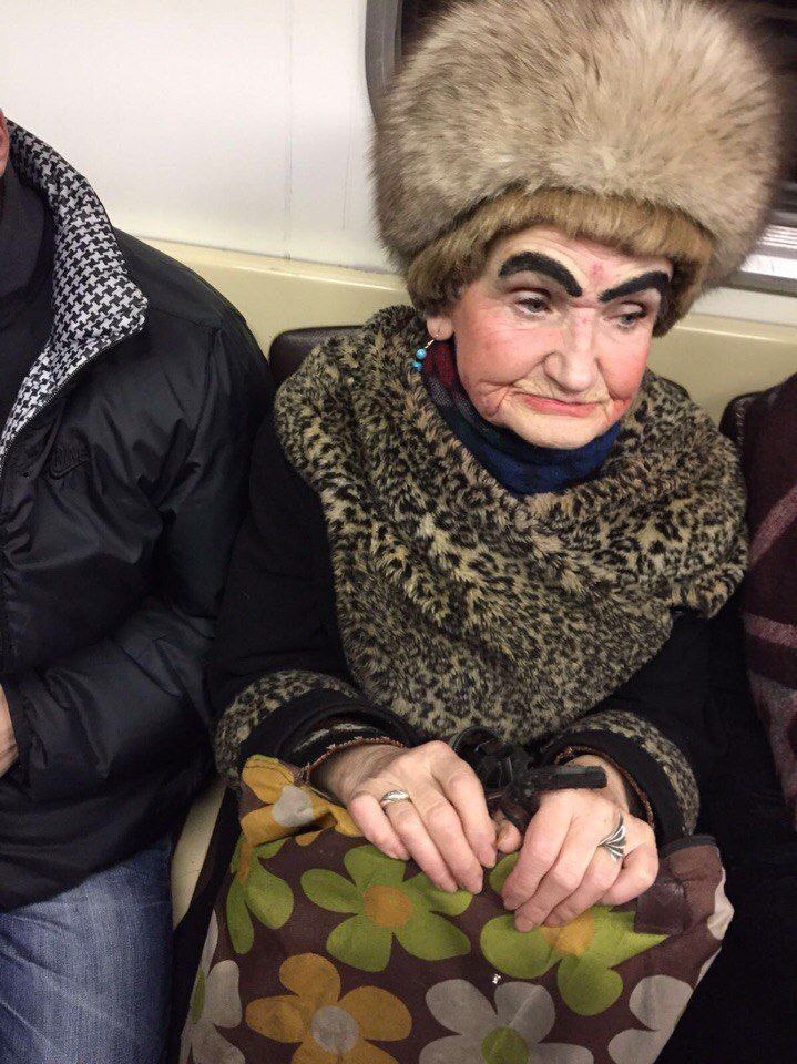 Безумная мода от странных пассажиров метро. С ним не соскучишься!!! Безумная мода от странных пассажиров метро. С ним не соскучишься!!!
