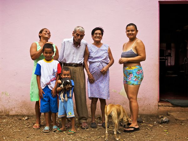 Книга «Голубые зоны»: о правилах долголетия тех, кто живёт дольше всех