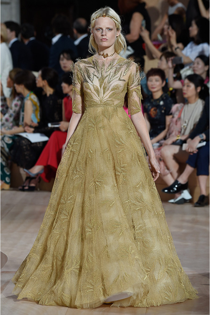 Мистический Рим в коллекции Valentino осень 2015 Couture Мистический Рим в коллекции Valentino осень 2015 Couture