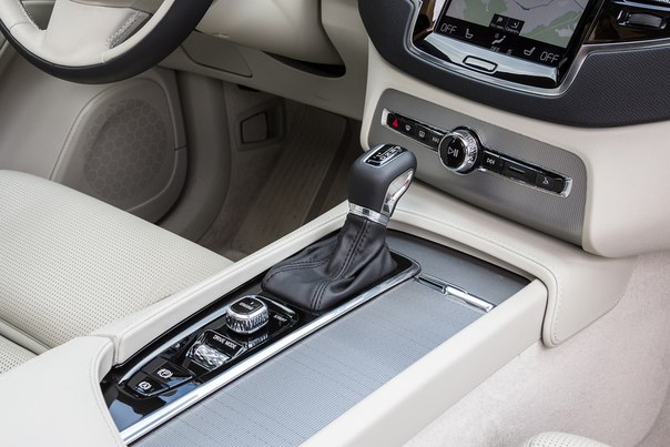 Новейший Volvo XC90 произвел настоящий переворот в модельном ряду Volvo