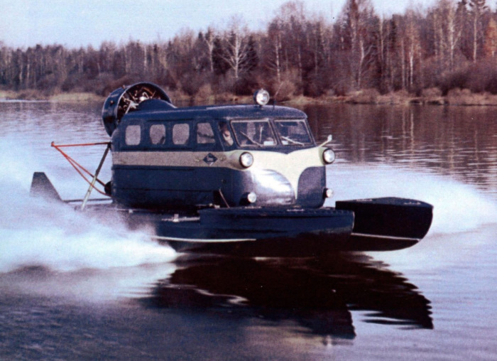 Могли двигаться по воде. Могли двигаться по воде.