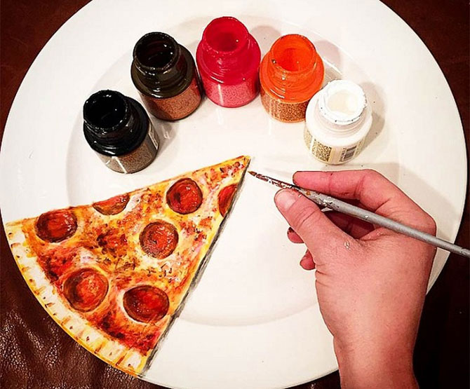 Для решивших похудеть: фарфоровые тарелки с реалистично нарисованной едой