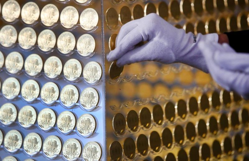 Самая дорогая рождественская елка в Европе стоимостью 2,3 млн евро Самая дорогая рождественская елка в Европе стоимостью 2,3 млн евро