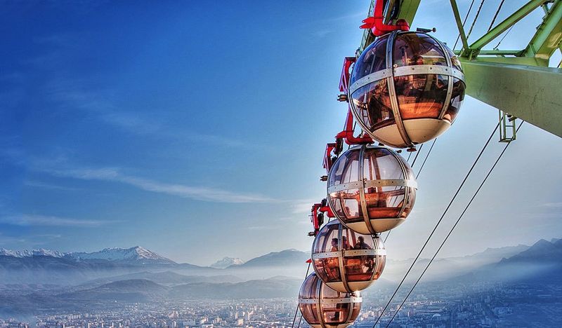 10 самых впечатляющих канатных дорог мира (46 фото)