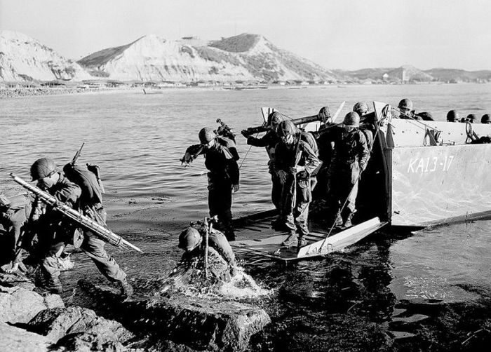 Корейская война на снимках военных фотографов (49 фото) Корейская война на снимках военных фотографов (49 фото)