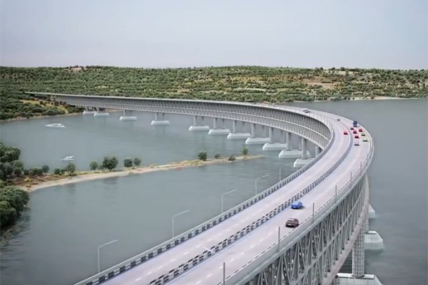 Керчь: моста еще нет, но проезд по нему обещают бесплатный