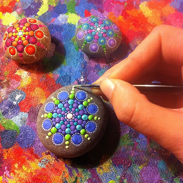 14769660-R3L8T8D-605-stone-art-mandala-elspeth-mclean-canada-21 (605x605, 551Kb)