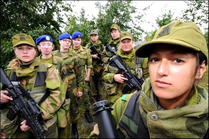 В казармах норвежской армии мужчины теперь спят вместе с женщинами