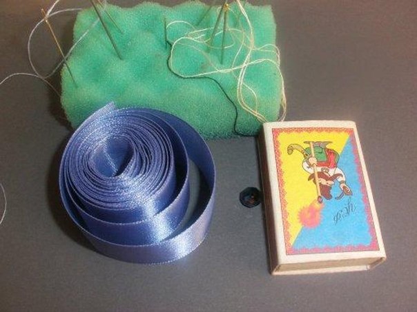 Из атласной ленты. Мини МК
