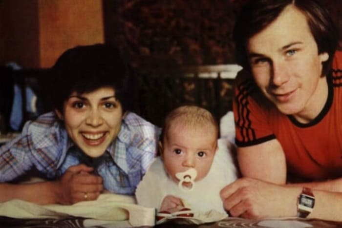 Ирина Роднина и Александр Зайцев с сыном | Фото: forumdaily.com Ирина Роднина и Александр Зайцев с сыном | Фото: forumdaily.com